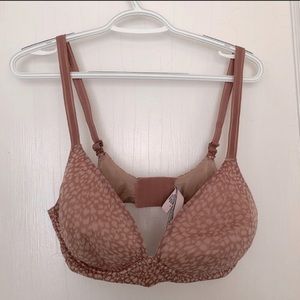 Victoria’s Secret Angelight Lightly-Lined Wireless Bra